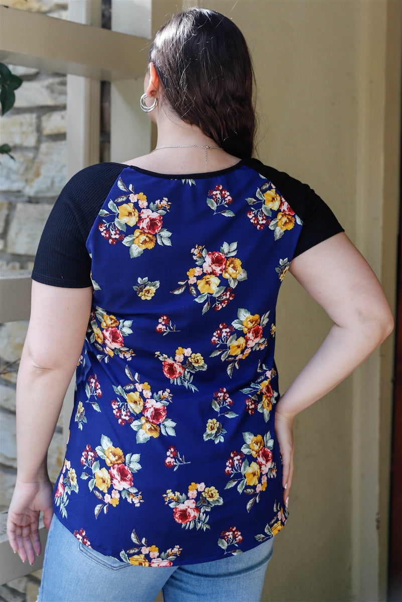 Floral Print & Ribbed Black Colorblock Top(plus)