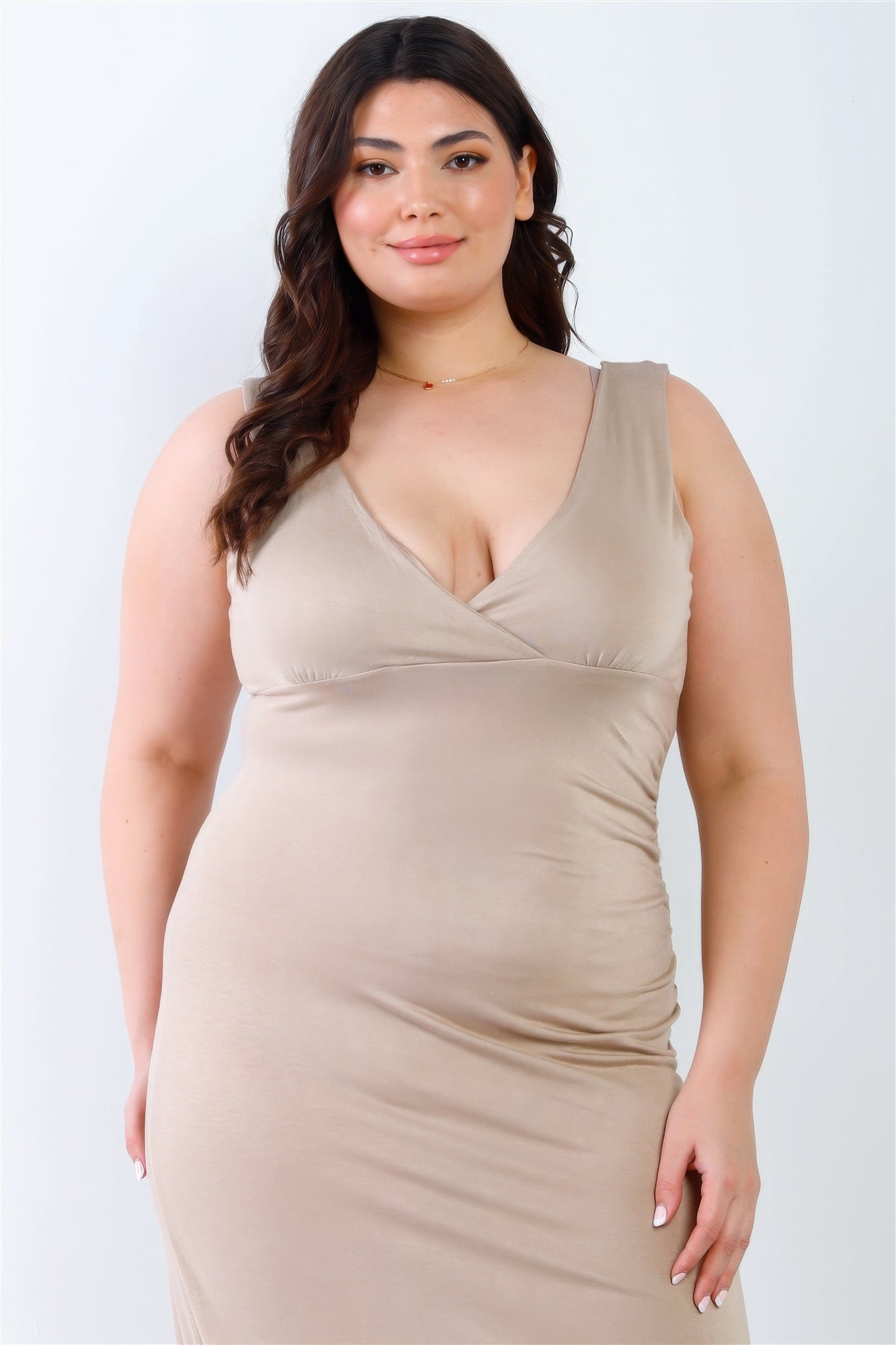 V-neck Sleeveless Maxi Dress(plus)